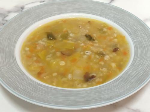 Jesenická houbová bramboračka s krupkami – Snadné recept z Česko kuchyně, hotový za Do 30 minut